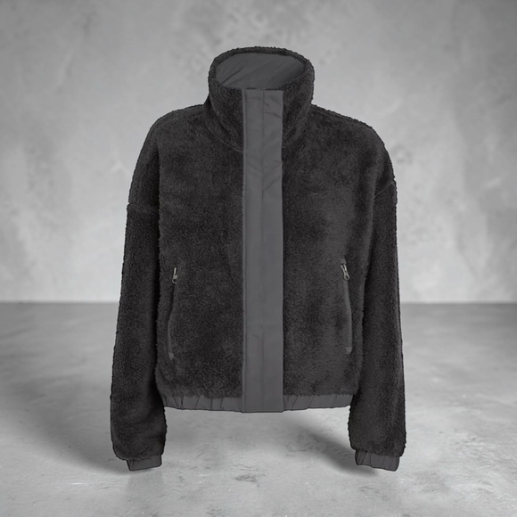 Vuori Jackets & Blazers - VUORI Sherpa Cozy Black Large Jacket